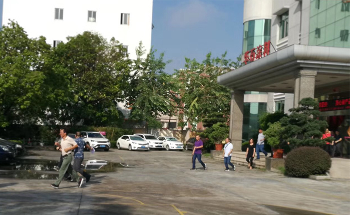 員工疏散.jpg 員工疏散.jpg